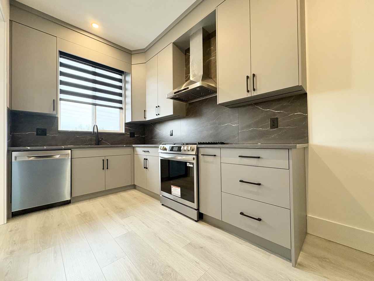 10101 Parkwood Drive - Photo 7 of 25