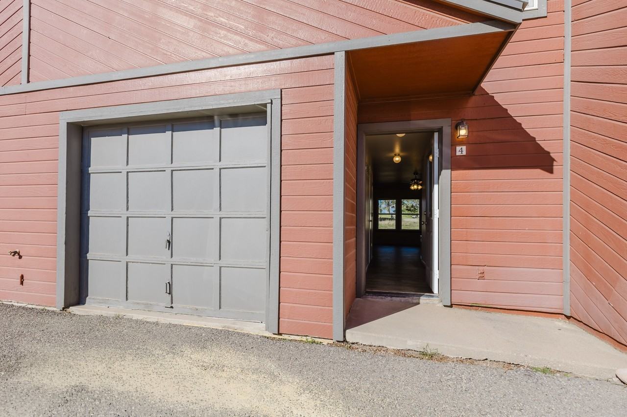 21 West Golf Place #4 - Photo 2 of 31