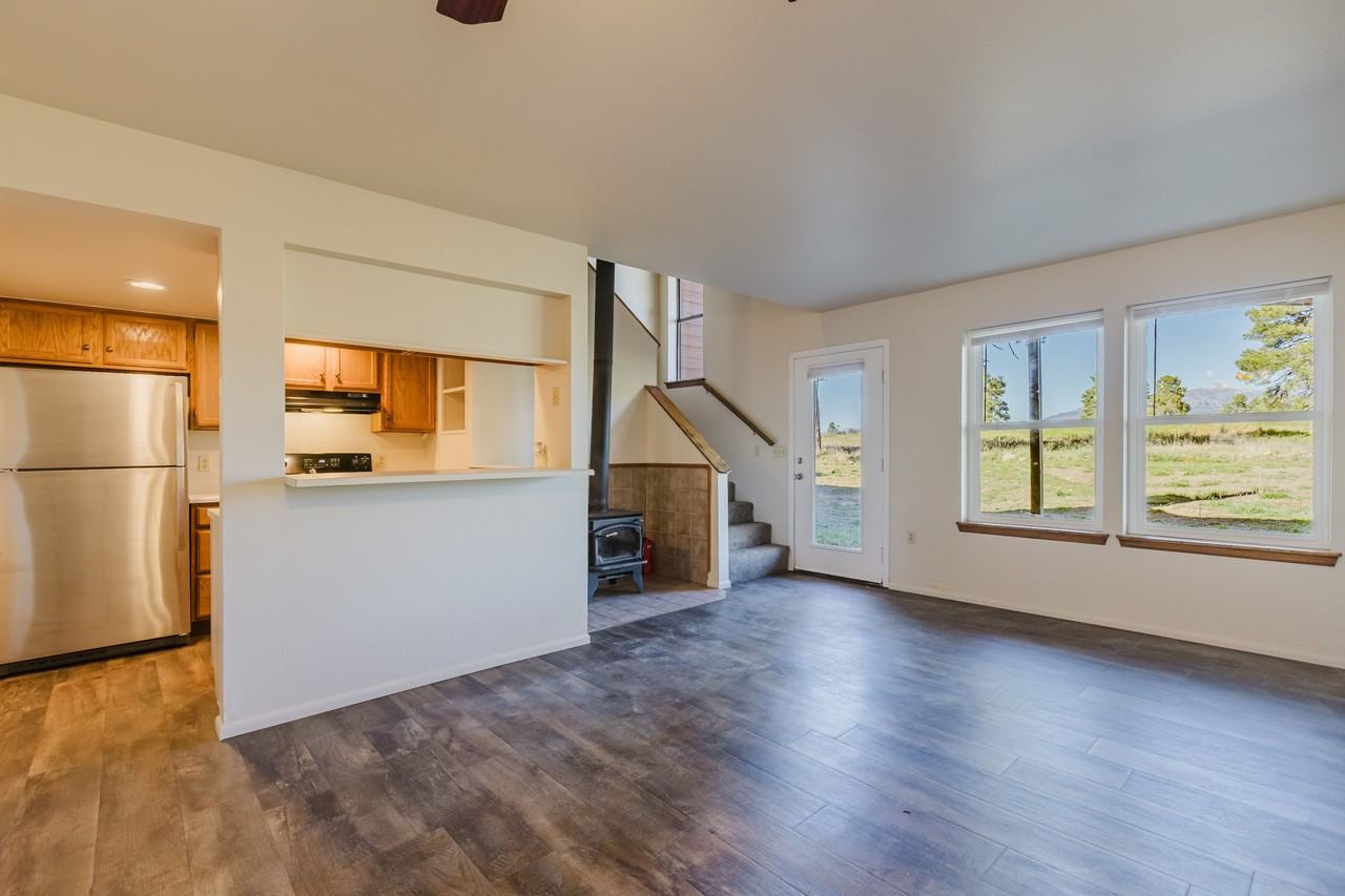 21 West Golf Place #4 - Photo 4 of 31