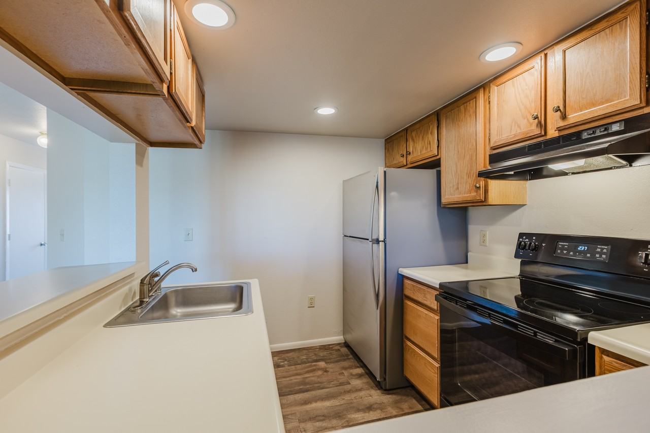 21 West Golf Place #4 - Photo 7 of 31