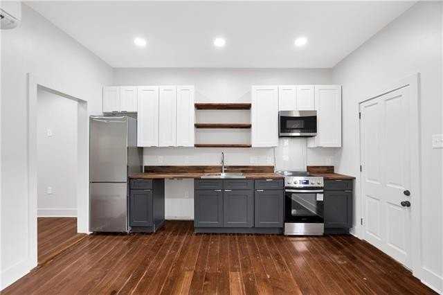 214 Eliza St - Photo 2 of 10