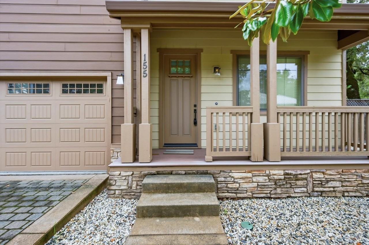 155 Rosebud Ln - Photo 3 of 23