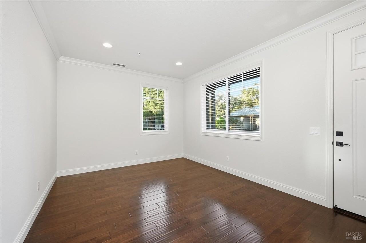 155 Rosebud Ln - Photo 4 of 23