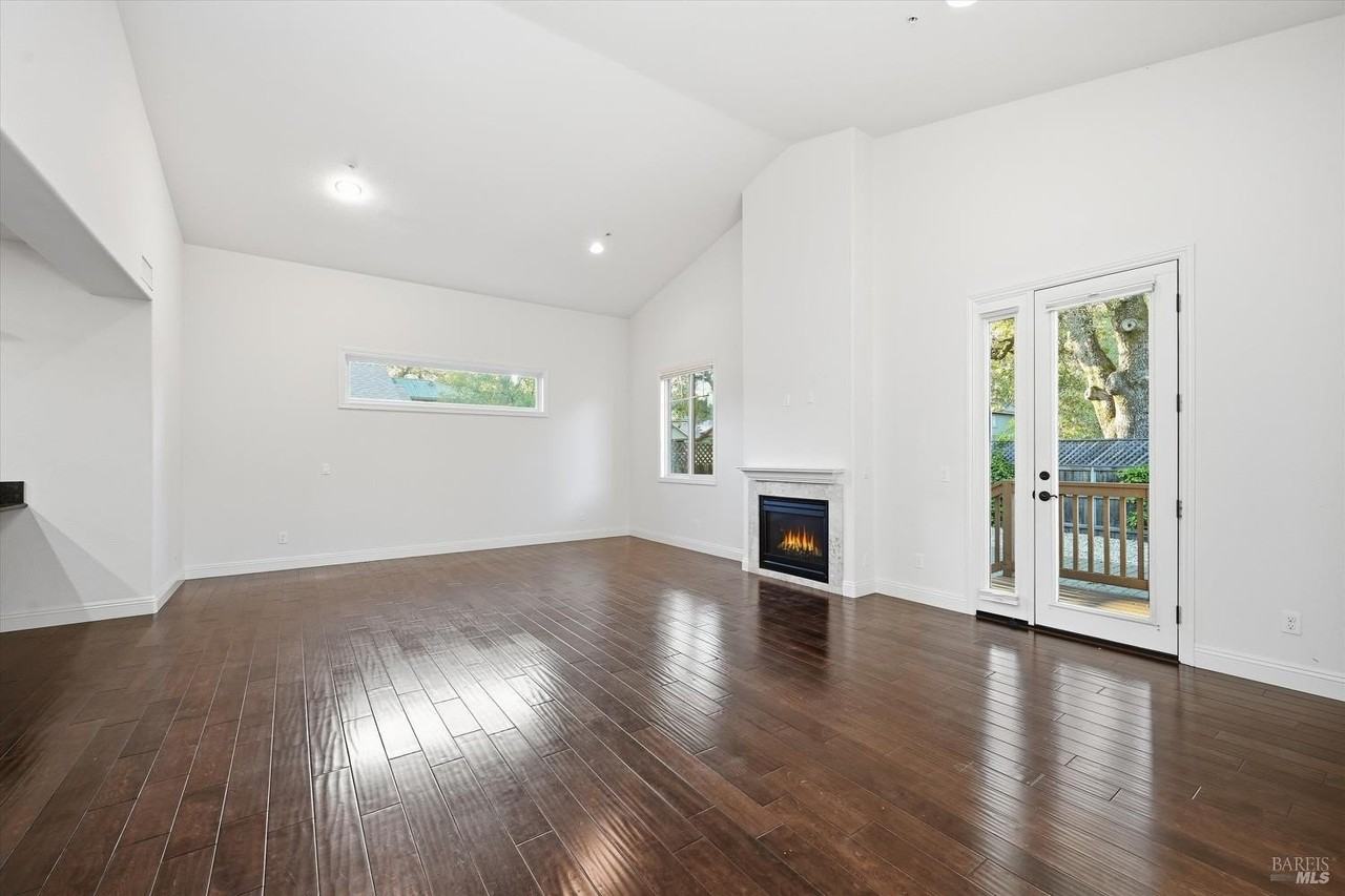 155 Rosebud Ln - Photo 5 of 23