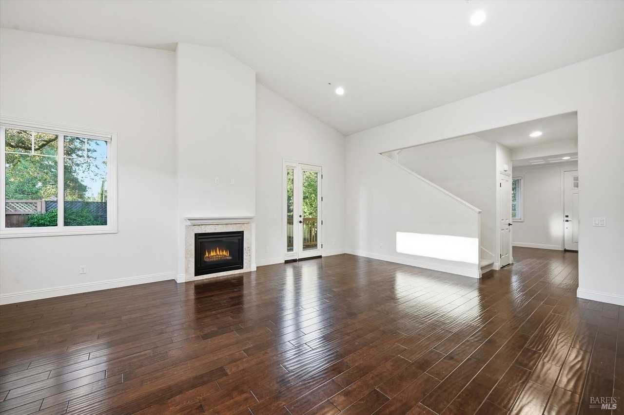 155 Rosebud Ln - Photo 6 of 23