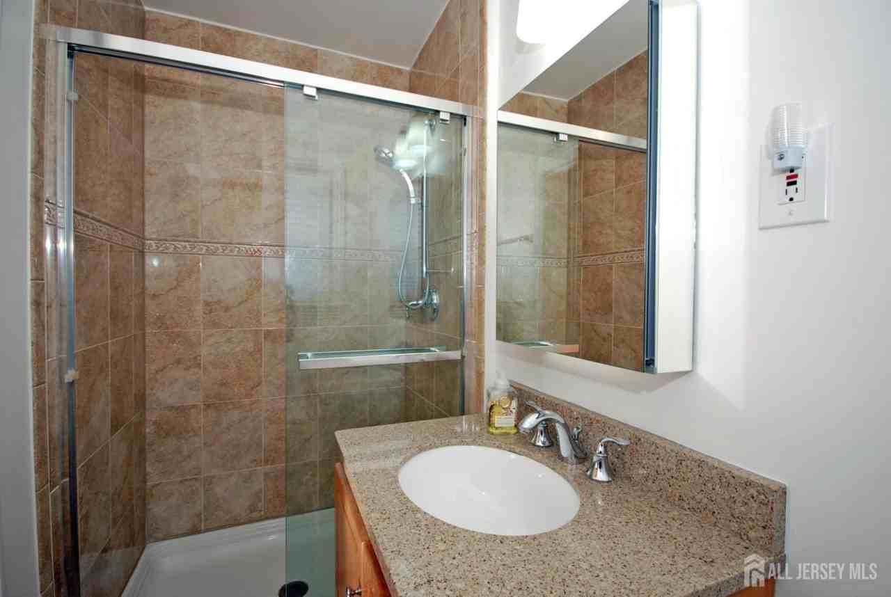 7 Gardenia Ct - Photo 3 of 33