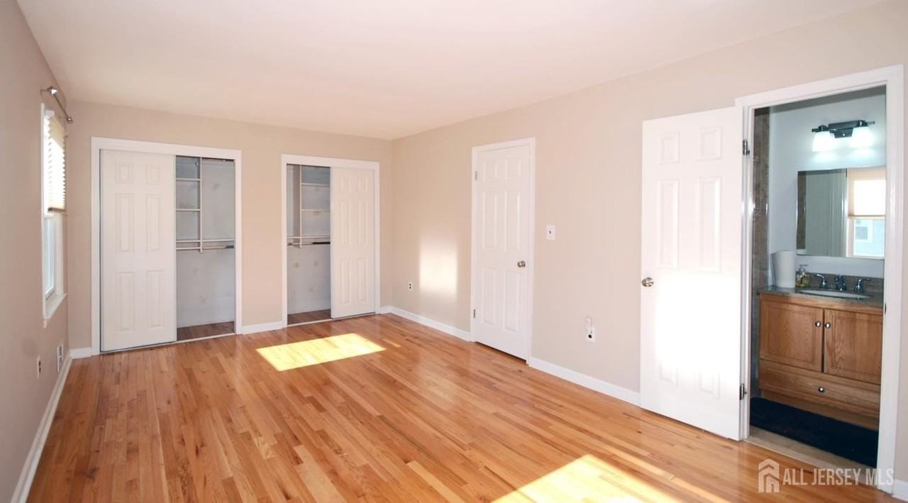 7 Gardenia Ct - Photo 6 of 33