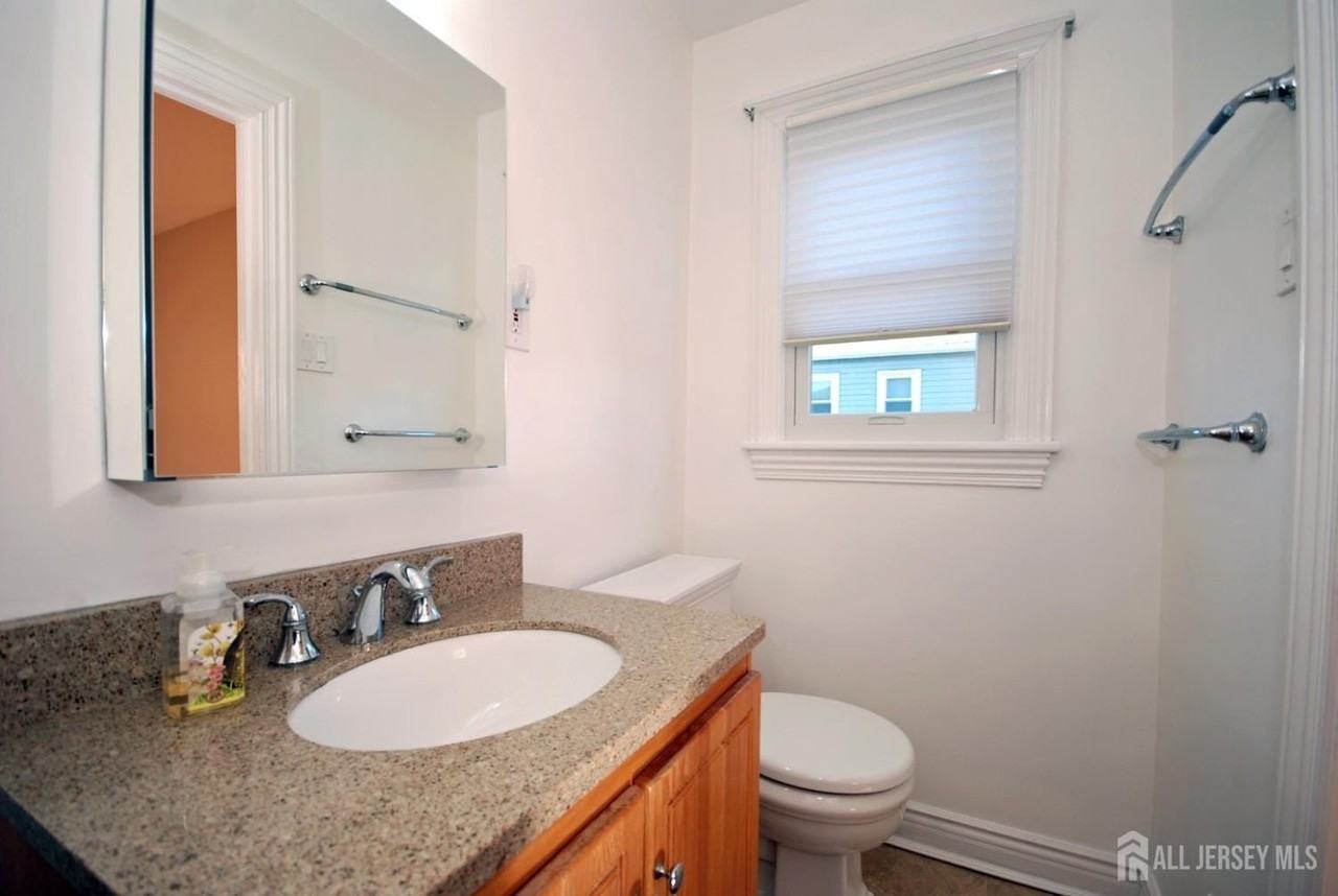 7 Gardenia Ct - Photo 7 of 33