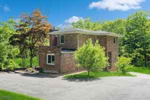 featured image of 242 Lake Road