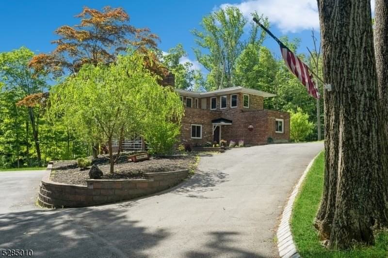 242 Lake Rd - Photo 4 of 43