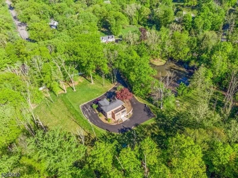 242 Lake Rd - Photo 7 of 43