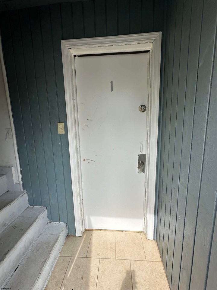 2521 Centennial Ave - Photo 2 of 8