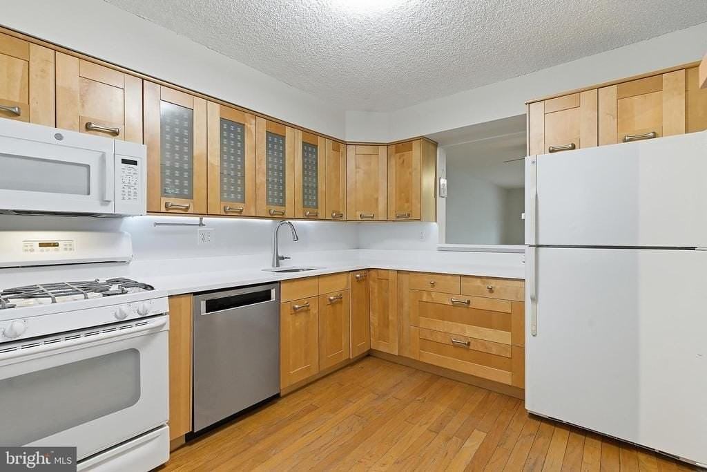 60 Hampshire Dr - Photo 5 of 46