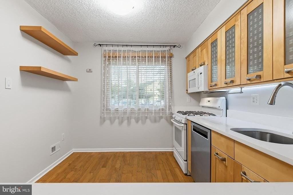 60 Hampshire Dr - Photo 7 of 46