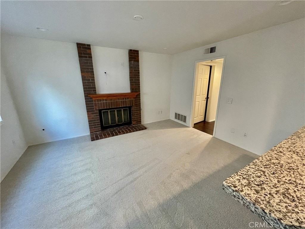 19705 Shadow Glen Circle - Photo 4 of 33