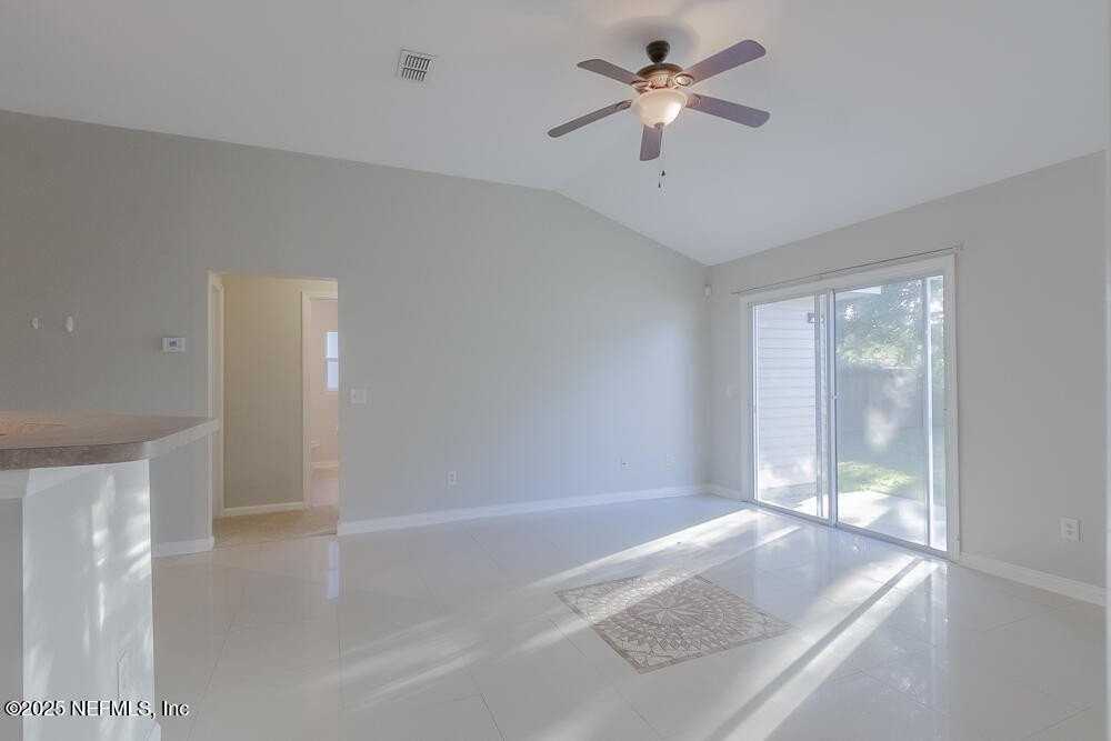 8038 Welbeck Ln - Photo 3 of 37