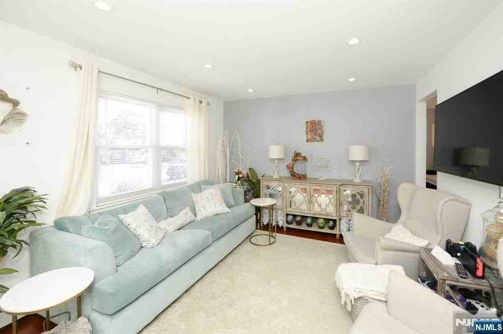 38-41 Taylor Rd - Photo 2 of 15