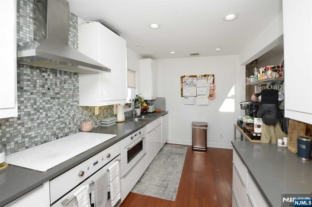 38-41 Taylor Rd - Photo 4 of 15