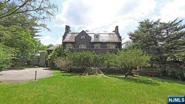 394 E Palisade Ave - Photo 2 of 40