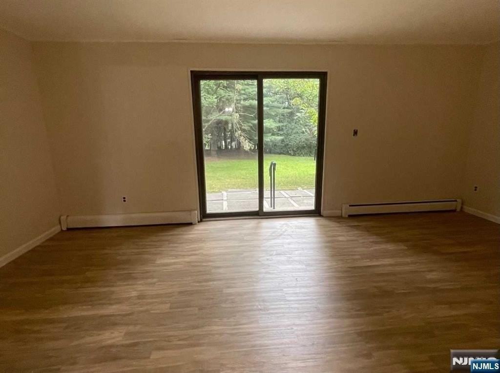 338 Queens Court - Photo 7 of 25