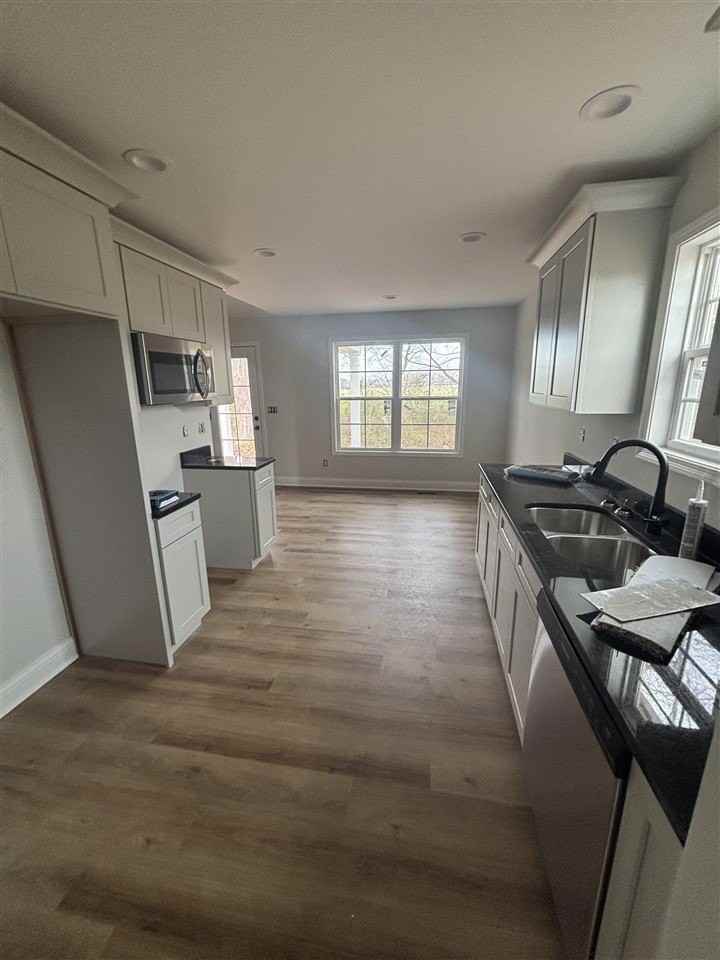 308 Goldenrod St - Photo 5 of 11