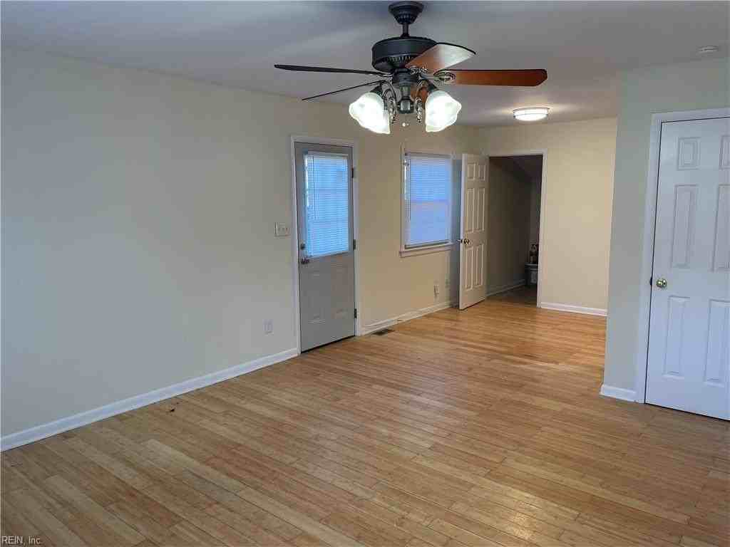 1010 77th St - Photo 7 of 35