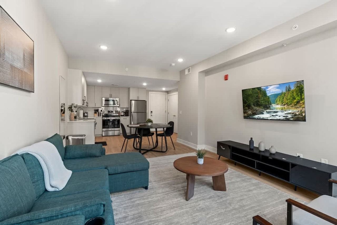 901 Canal St #1316467P - Photo 3 of 15