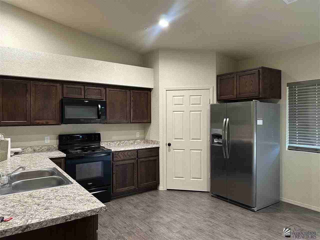 7278 E 39th St - Photo 2 of 12