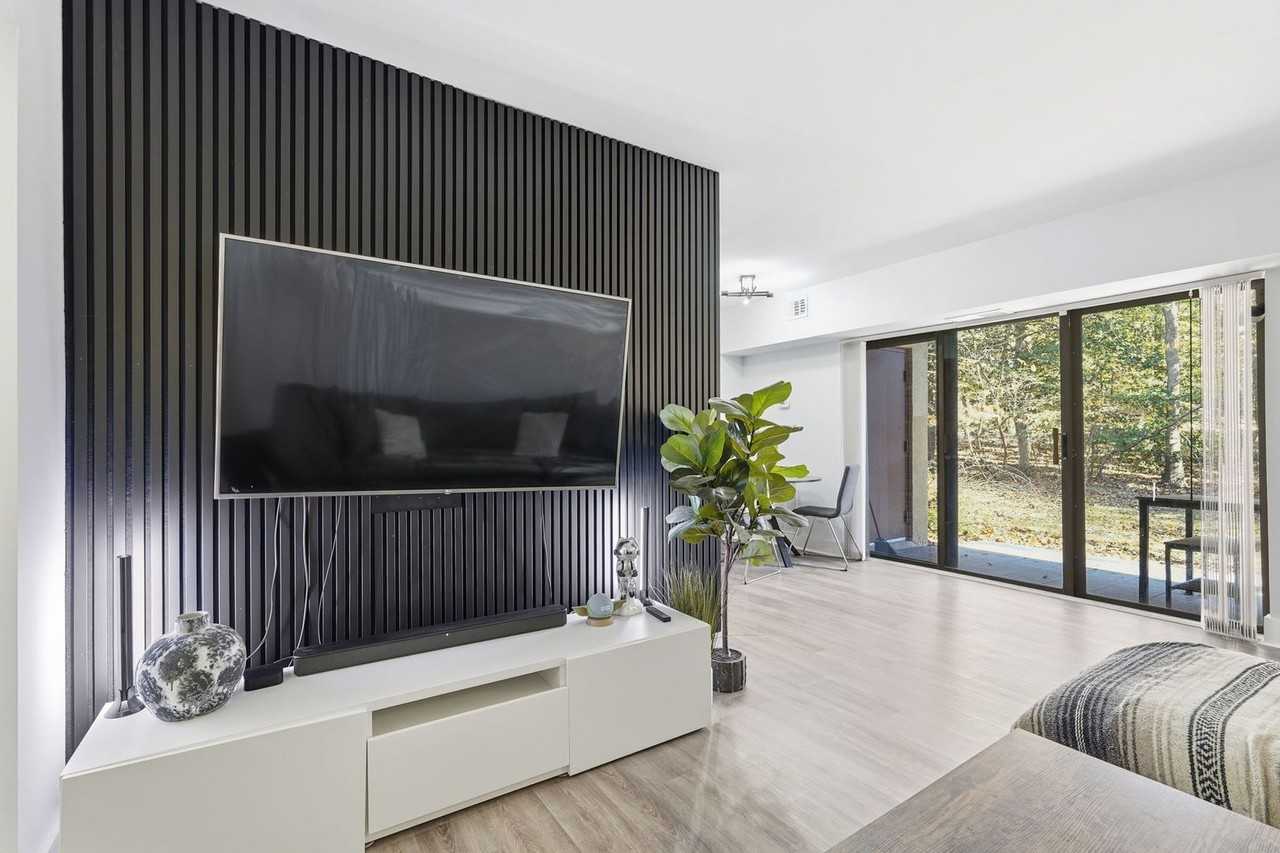 11647 Stoneview Sq - Photo 3 of 25