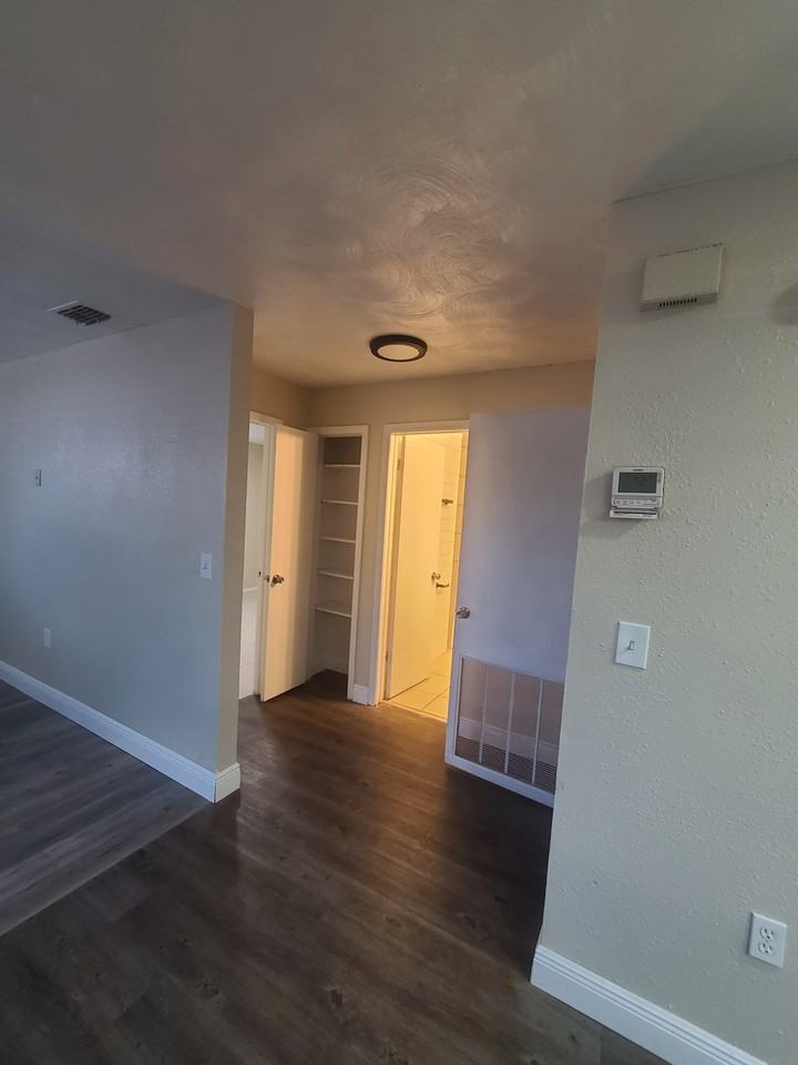 6216 Massachusetts Avenue - Photo 5 of 12