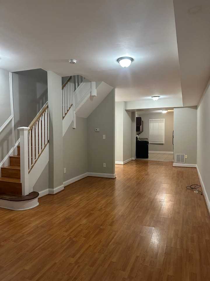 3010 Overland Ave - Photo 2 of 24