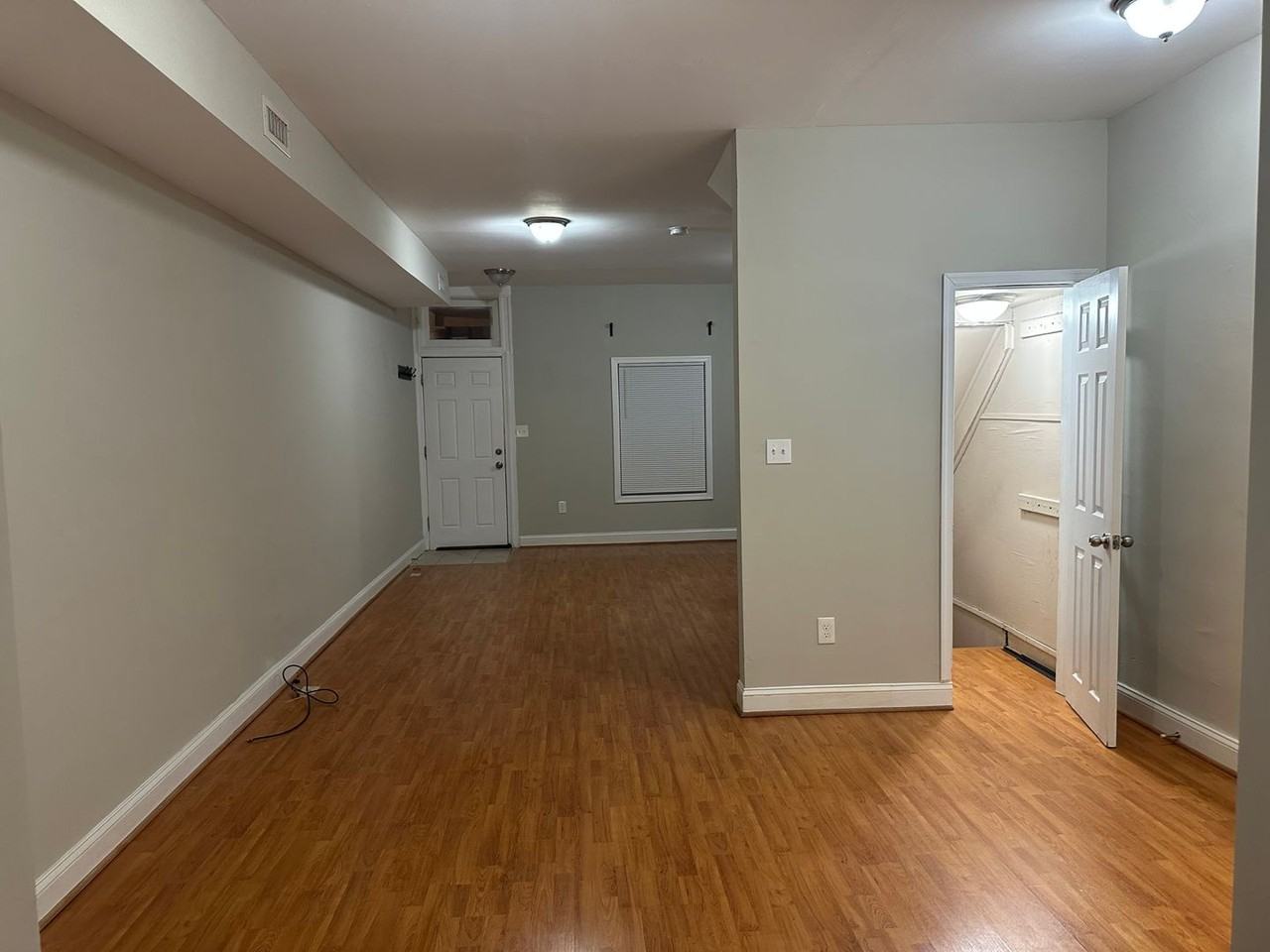 3010 Overland Ave - Photo 4 of 24