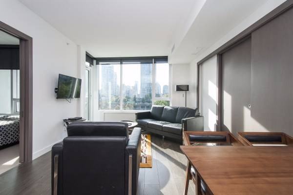 68 Smithe Street #927 - Photo 6 of 17