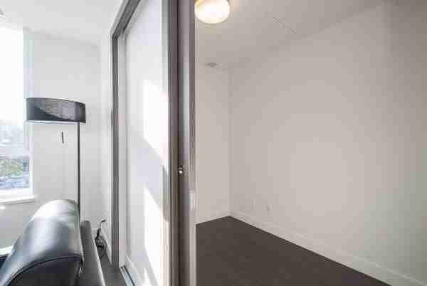 68 Smithe Street #927 - Photo 7 of 17