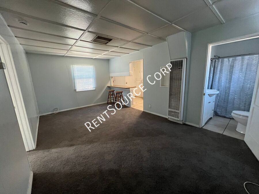 1040 1/2 Flora St - Photo 7 of 22