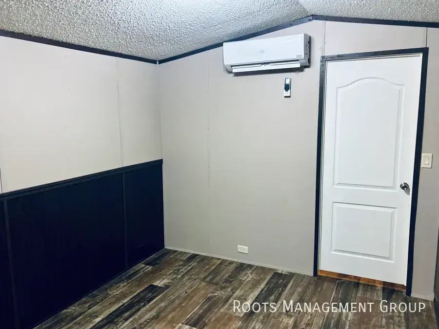 3040 Josibpet Ln #3040JL - Photo 3 of 11