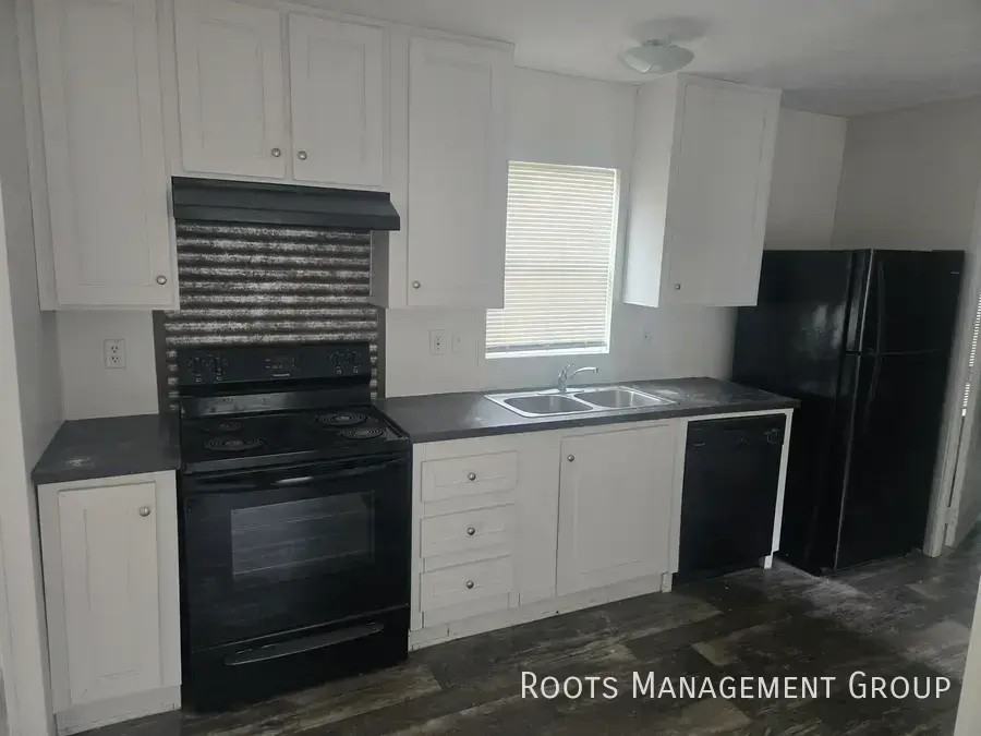 7735 Tara Boulevard - Photo 3 of 21