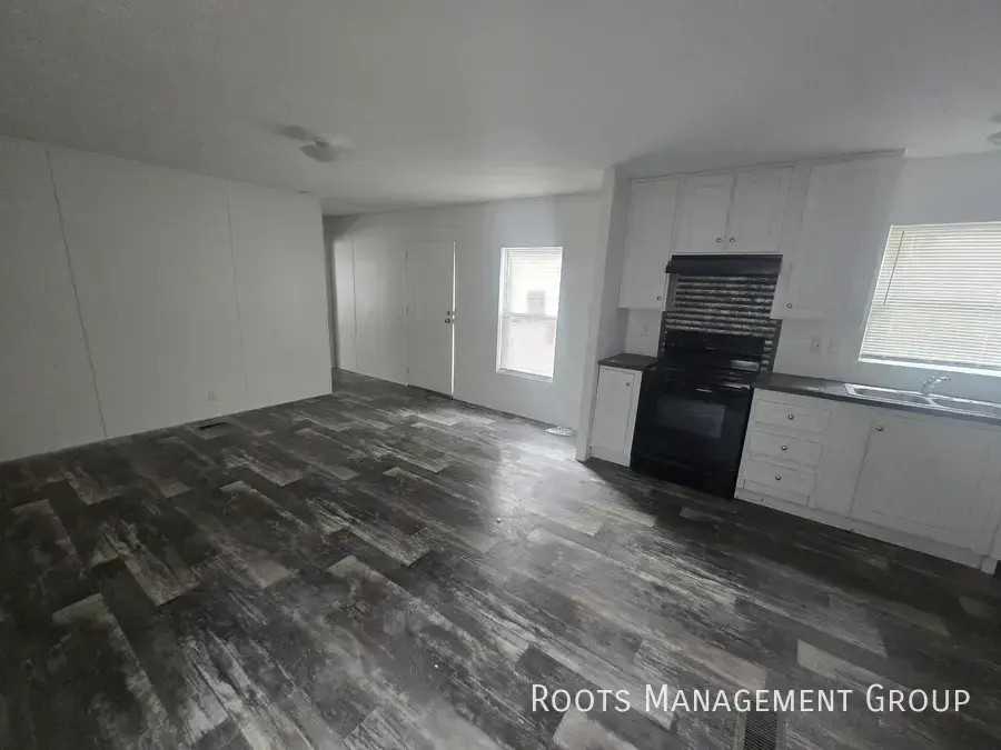 7735 Tara Boulevard - Photo 7 of 21