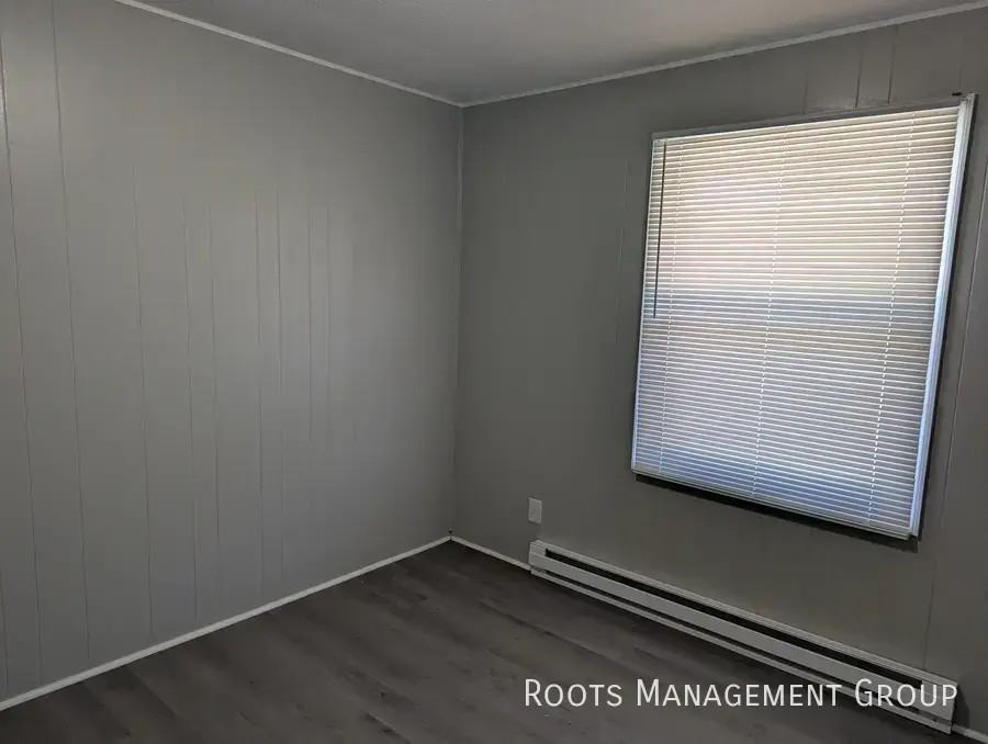 2415 W 250 S Apt 3 #3APT - Photo 3 of 17