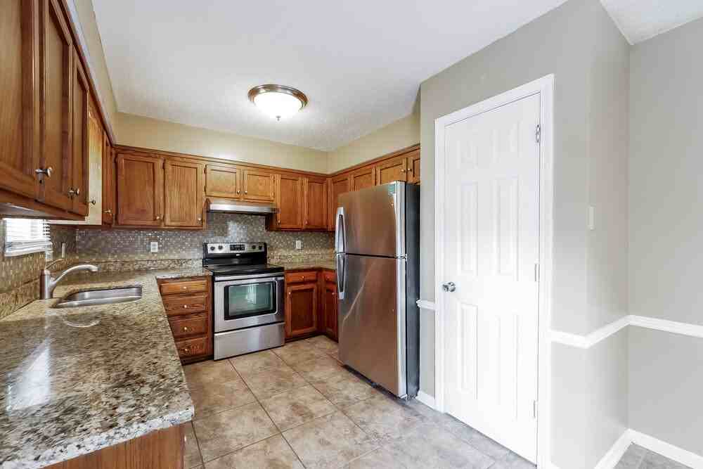 902 Ridge Dr - Photo 7 of 17