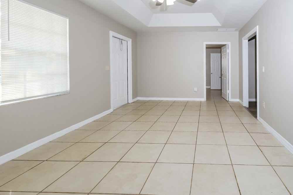 1021 S L St - Photo 5 of 16