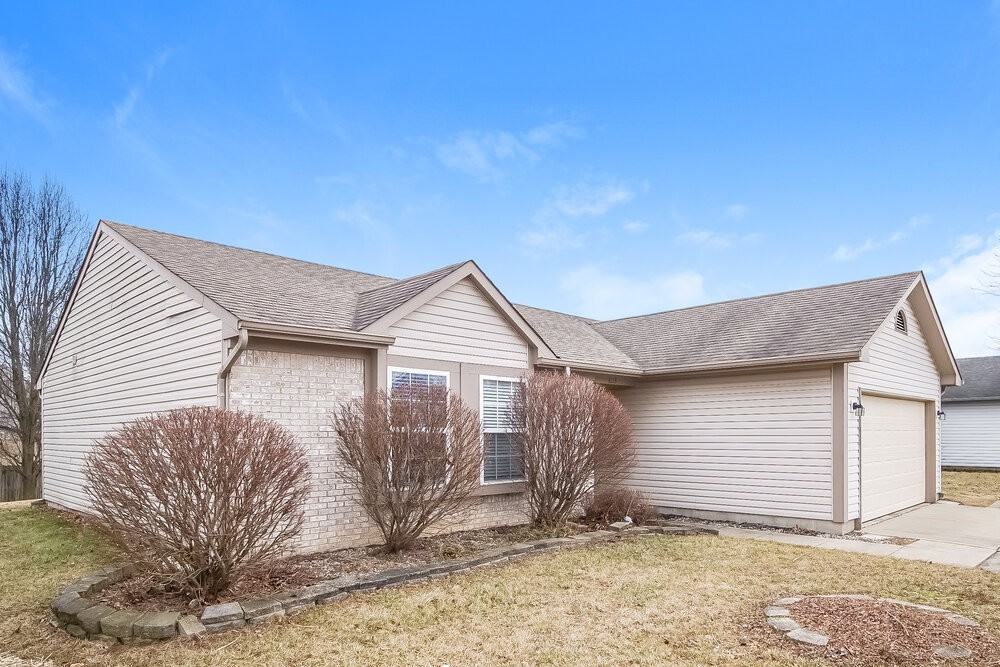 6113 Longmeadow Dr - Photo 3 of 16