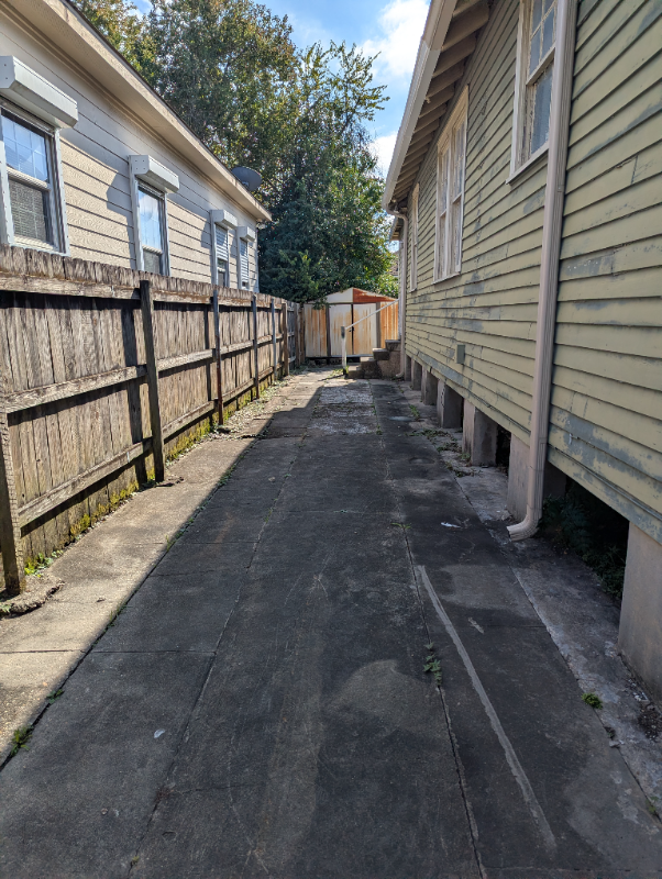 2548 Myrtle St - Photo 2 of 10