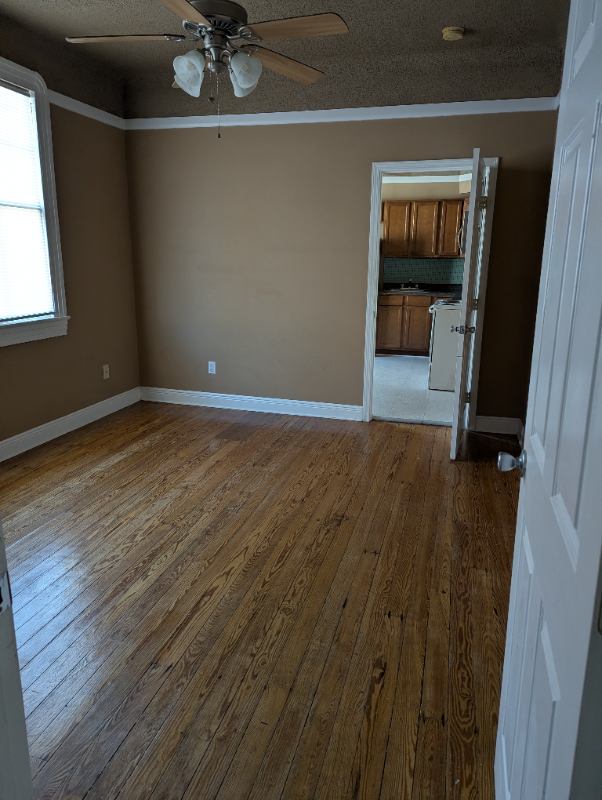 2548 Myrtle St - Photo 6 of 10