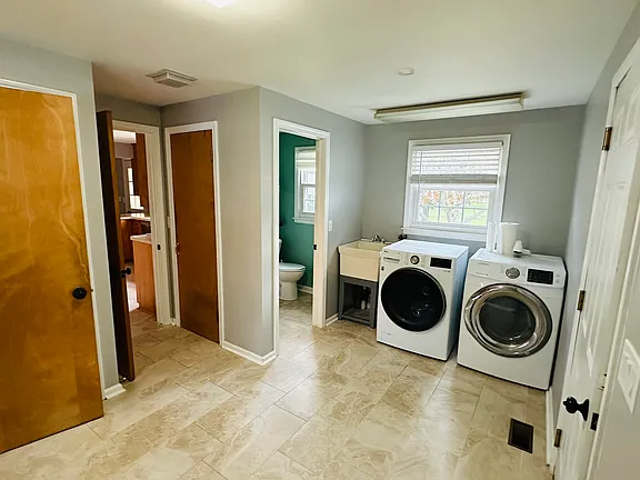 224 London Road - Photo 2 of 6