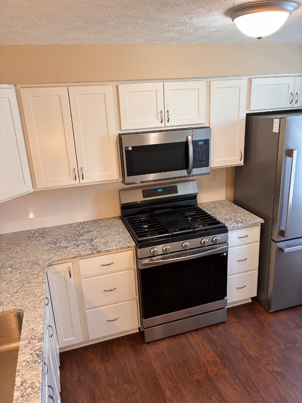 802 Lexington Dr - Photo 2 of 25