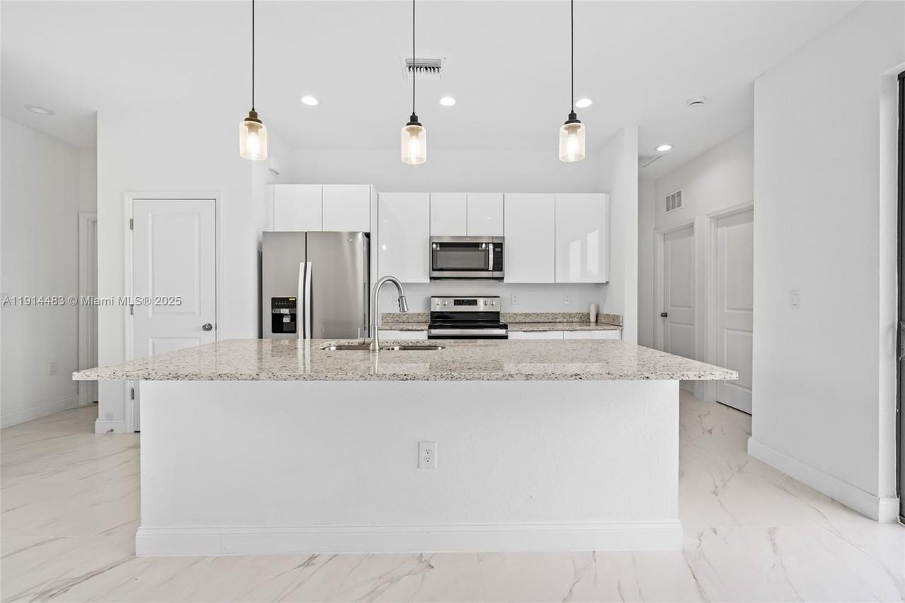 933 Gleason Street #933