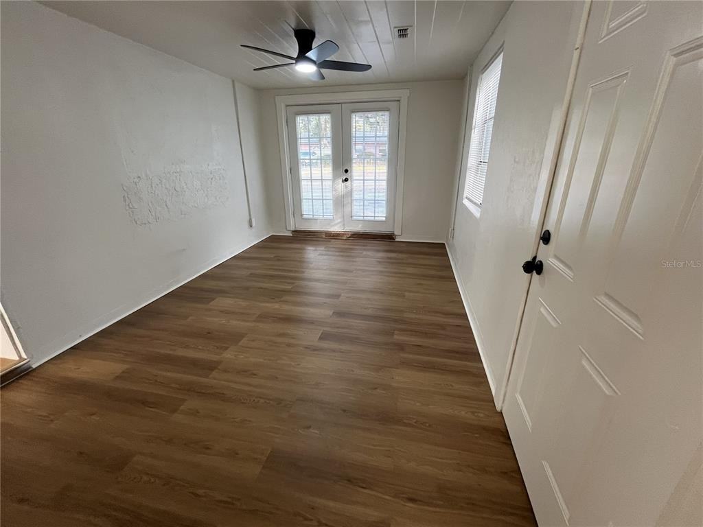 1405 Southeast 4th Avenue #1405 - Photo 2 of 13