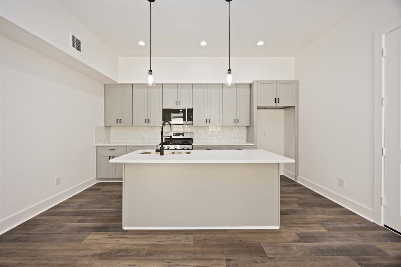 6528 Tuskegee Street #6528A