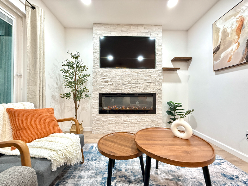 3229 South Sherbourne Drive - Photo 4 of 50